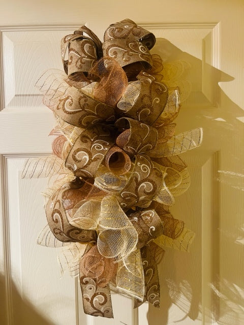 Swirling Ribbon Christmas Swag